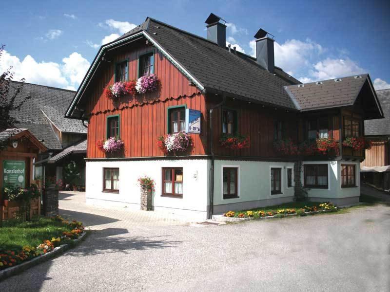 Kanzlerhof บัดมิทแทร์นดอร์ฟ ภายนอก รูปภาพ